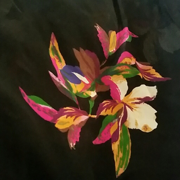 BLACK FLOWER PRINT SKIRT - Picture 2 of 2